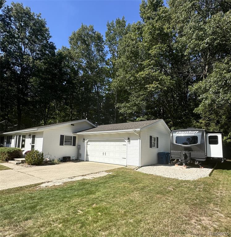 340 E. Hanover Street, Pentwater, MI 49449 — Photo 2
