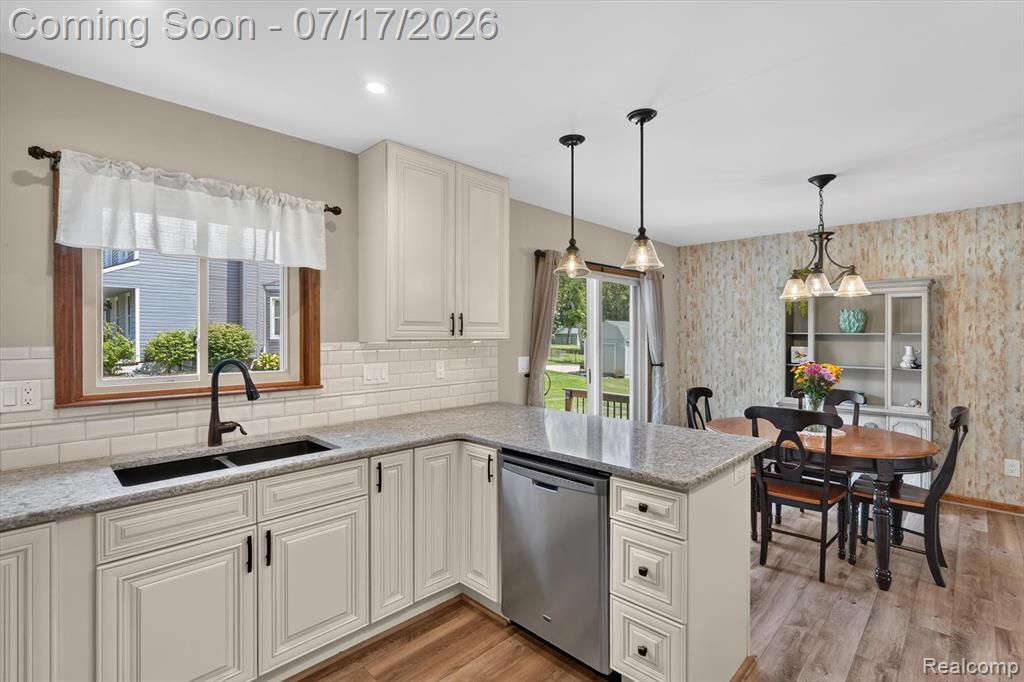 60309 Lamplighter Drive, New Hudson, MI 48165 — Photo 16