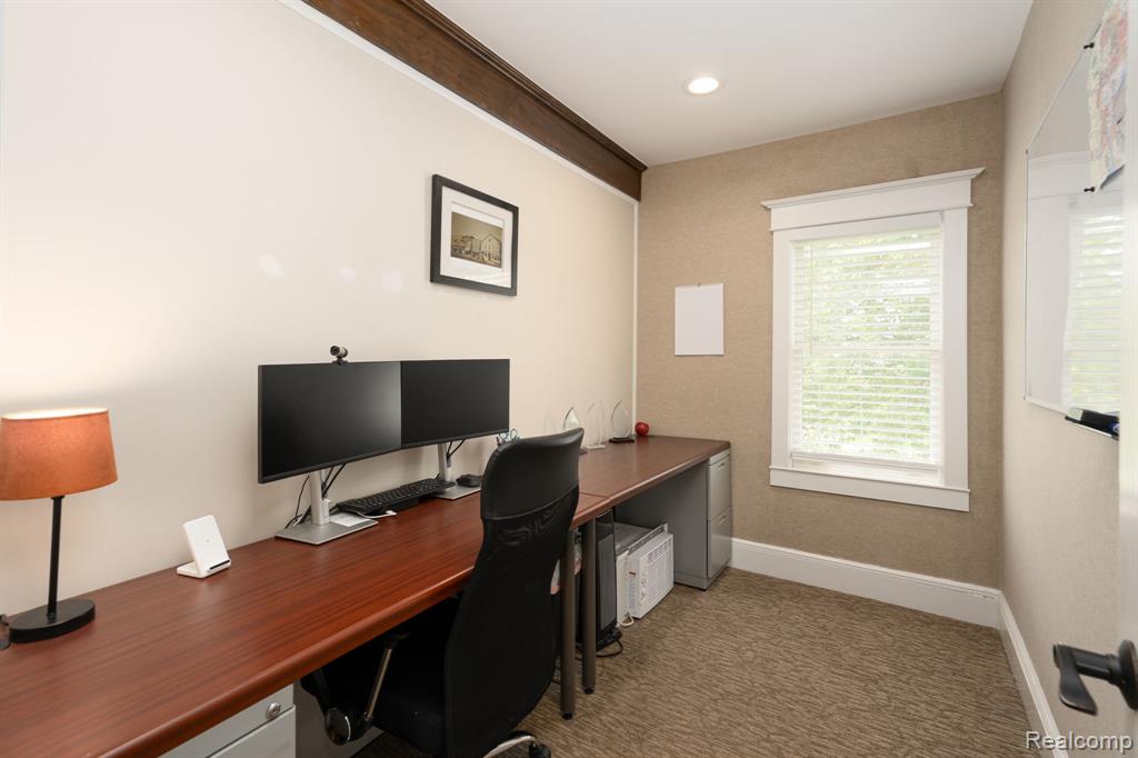 640 W University Drive, Rochester, MI 48307 — Photo 30