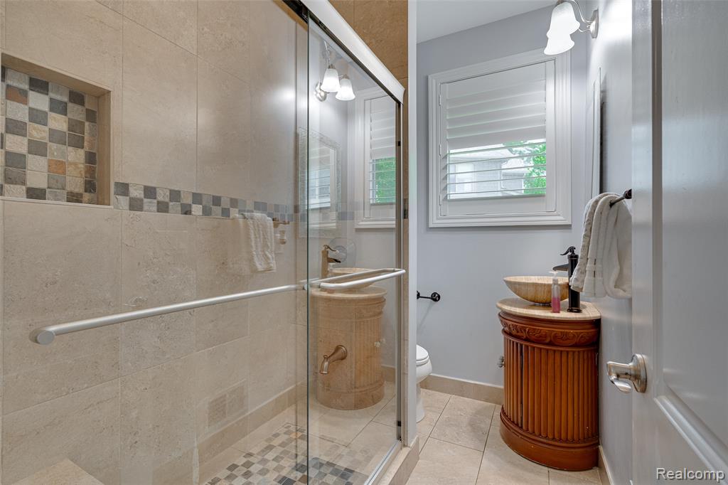47576 VALENCIA Circle, Novi, MI — Photo 22