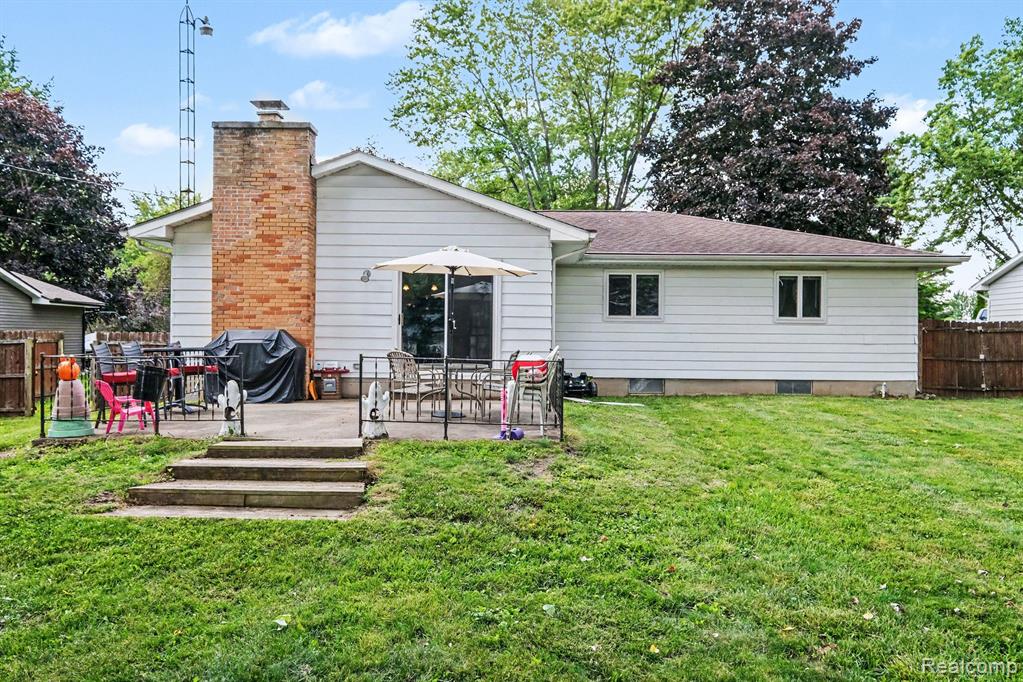 5449 S Genesee Road, Grand Blanc, MI 48439 — Photo 17