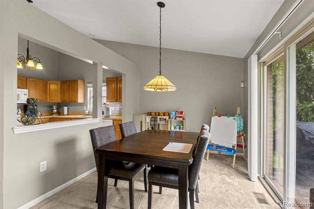 23879 ASHLEY Drive, Flat Rock, MI 48134 — Photo 18
