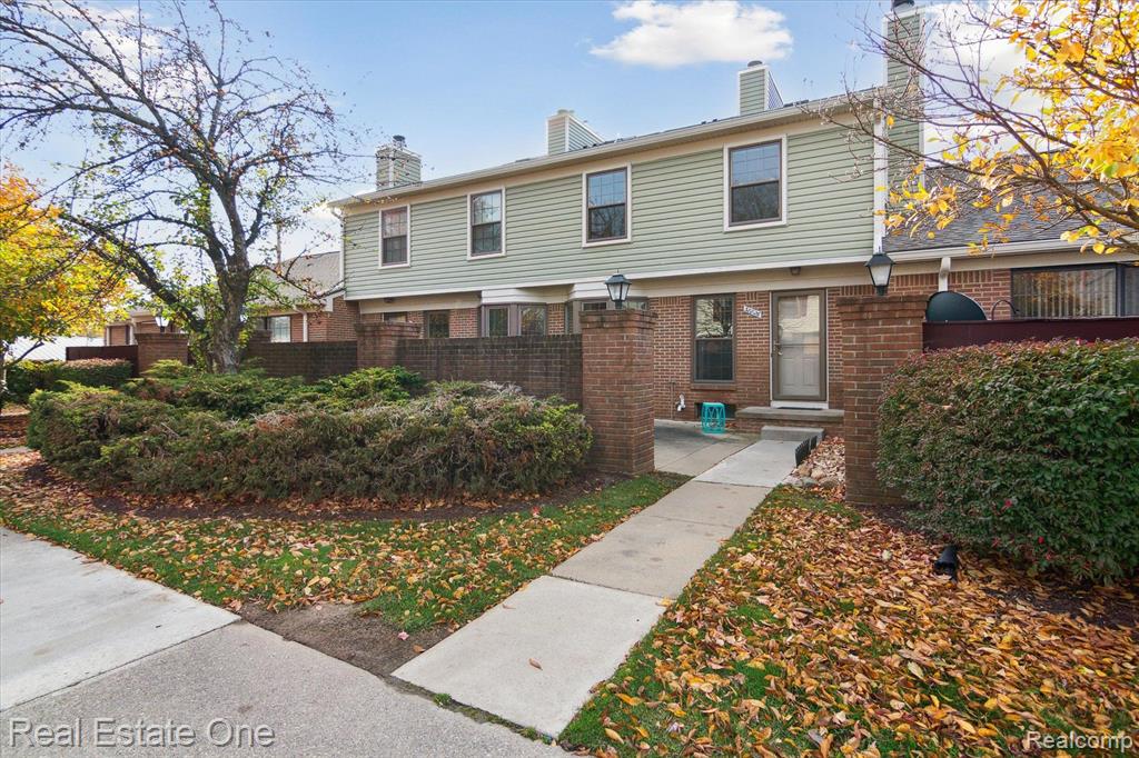 38826 Country Circle, Farmington Hills, MI 48331 — Photo 2