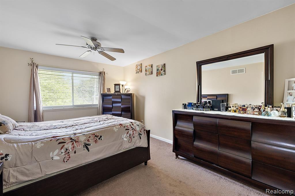 41951 UTICA Road, Sterling Heights, MI 48313 — Photo 21
