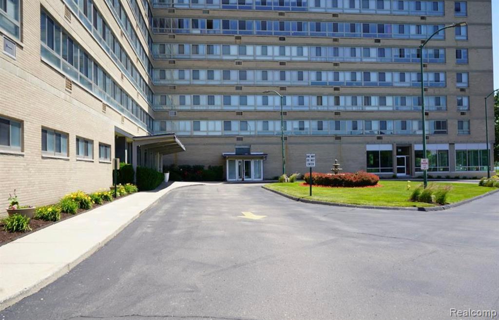 8900 E JEFFERSON Avenue, 420 / 421, Detroit, MI 48214 — Photo 15