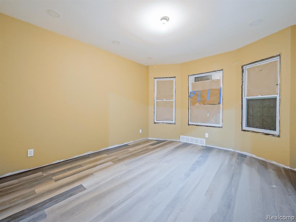 895 Blaine Street, Detroit, MI 48202 — Photo 2