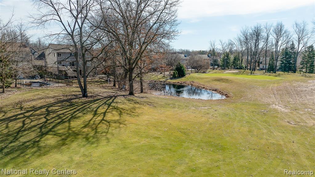 5451 Wentworth Drive, Commerce Twp, MI 48382 — Photo 48