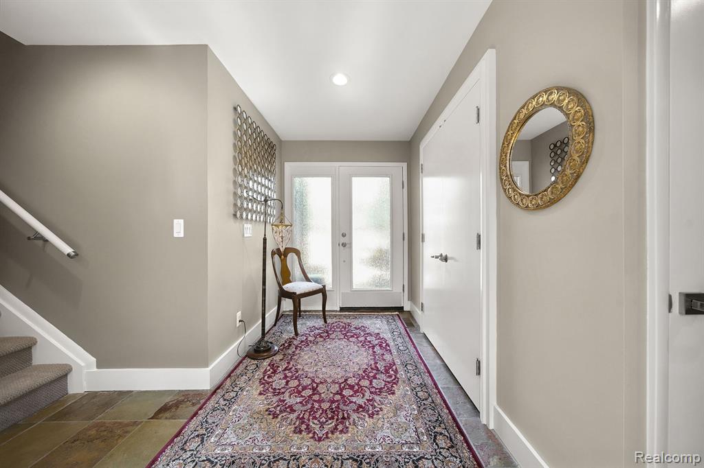 1049 STRATFORD Lane, Bloomfield Hills, MI 48304 — Photo 9