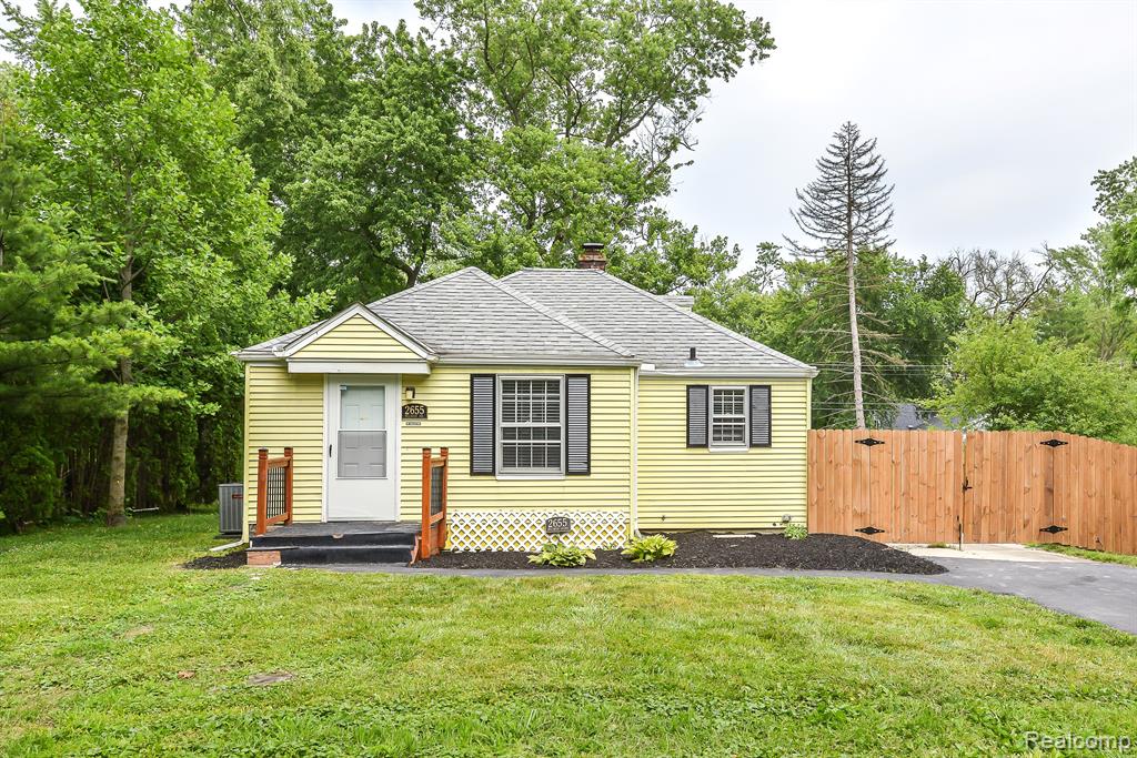2655 BELLWOOD Avenue, Ann Arbor, MI 48104 — Photo 2