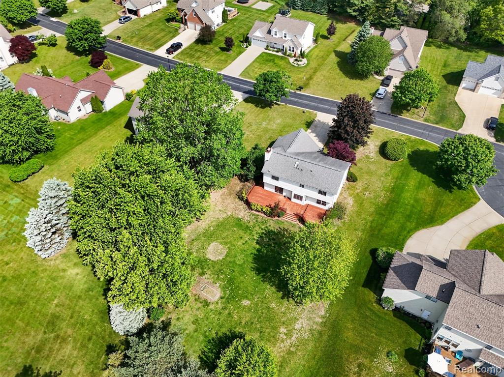 5195 Wyndham Place, Fenton, MI 48430 — Photo 32