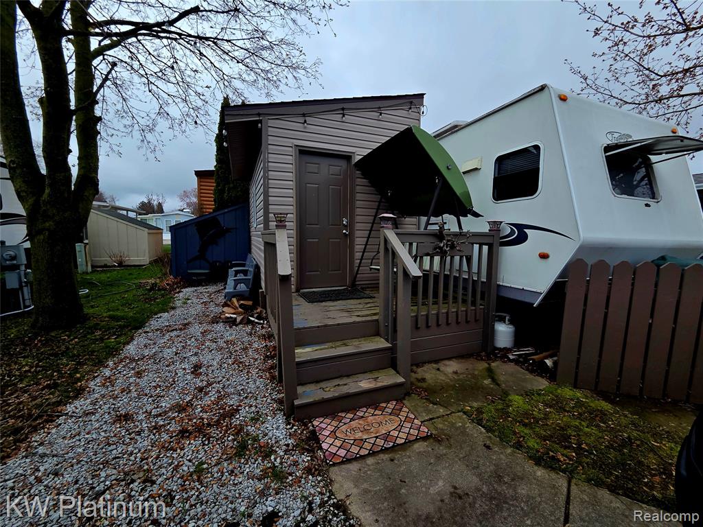5236 Fredicksburg Ln, Lexington, MI 48450