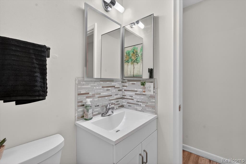 2017 Beekman Court, Flint, MI 48532 — Photo 24