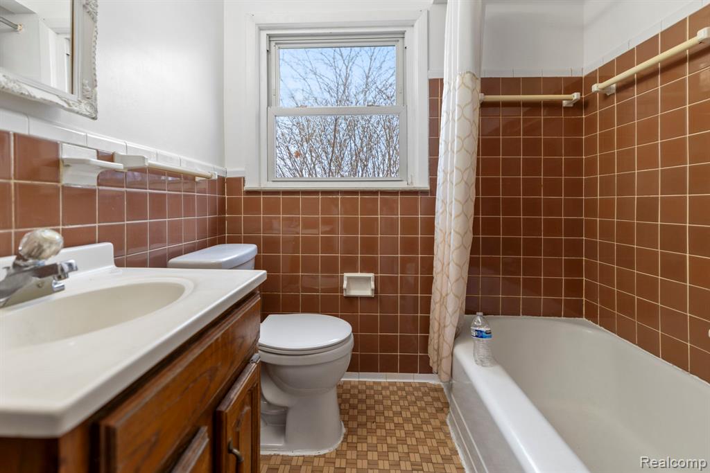 6690 Deering Street, Garden City, MI — Photo 10