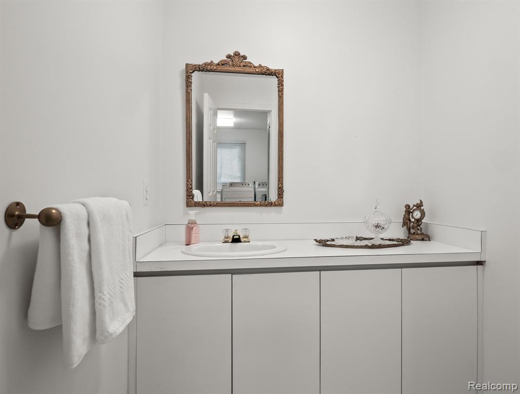 4730 Mirror Lake Drive, West Bloomfield, MI 48323 — Photo 10