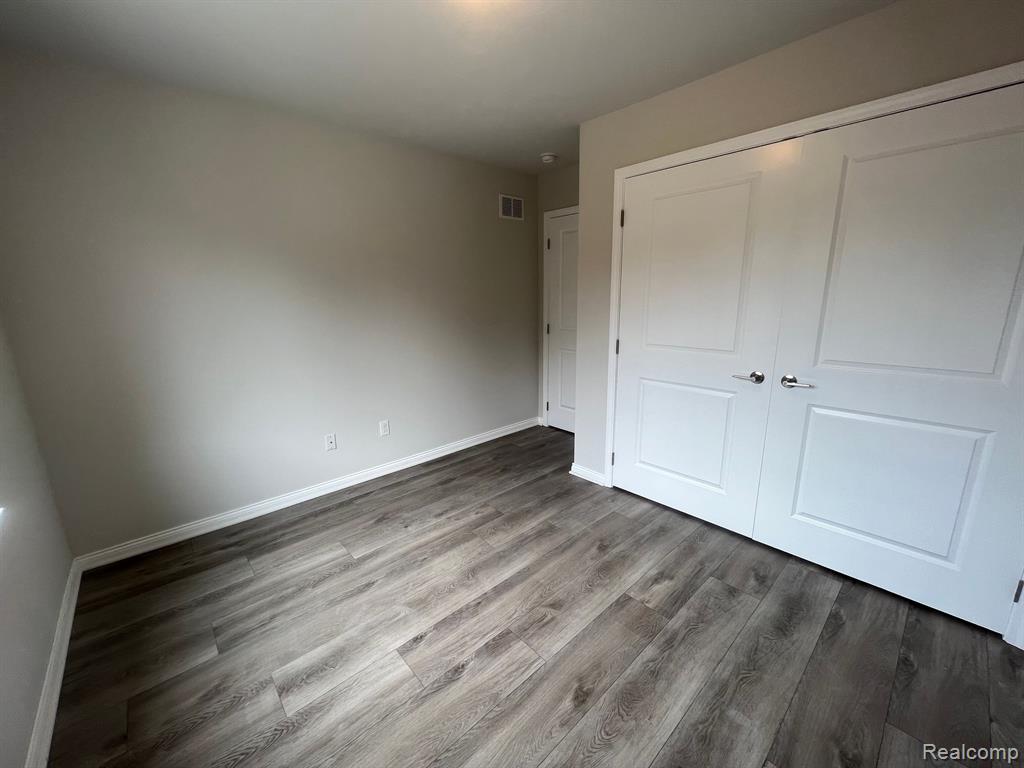 4114 SECLUDED PINES DR, Sterling Heights, MI 48314 — Photo 24