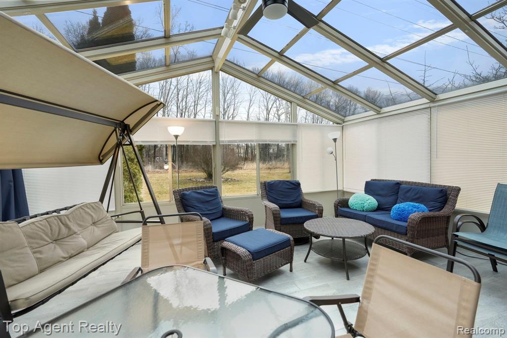 445 LEXINGTON Drive, Rochester Hills, MI 48307 — Photo 40