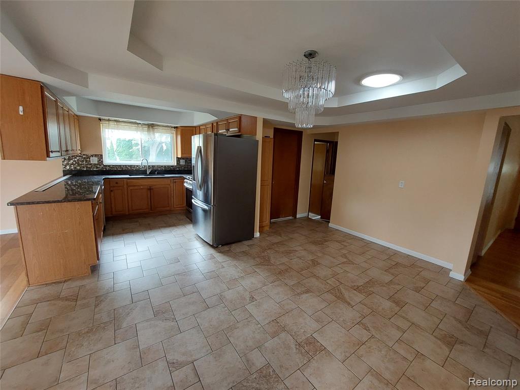 5080 Abington Drive, Troy, MI 48085 — Photo 13