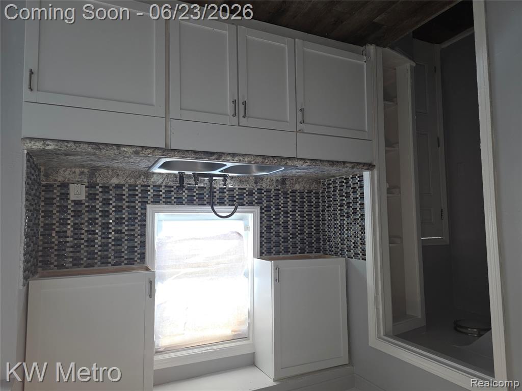 19350 Huntington Road, Detroit, MI 48219 — Photo 6