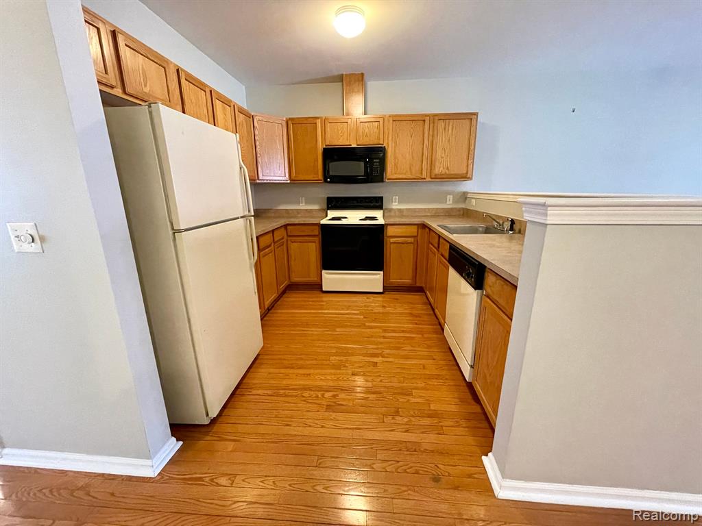90 ADELAIDE Street, Detroit, MI 48201 — Photo 15