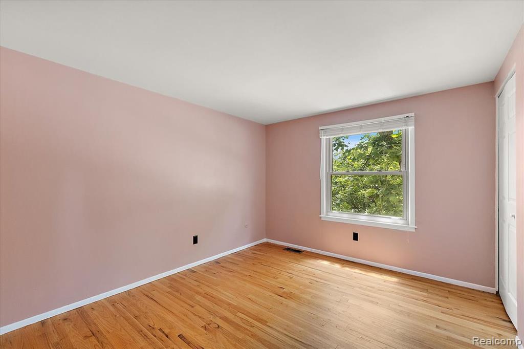 754 W Baker Avenue, Commerce Twp, MI — Photo 15