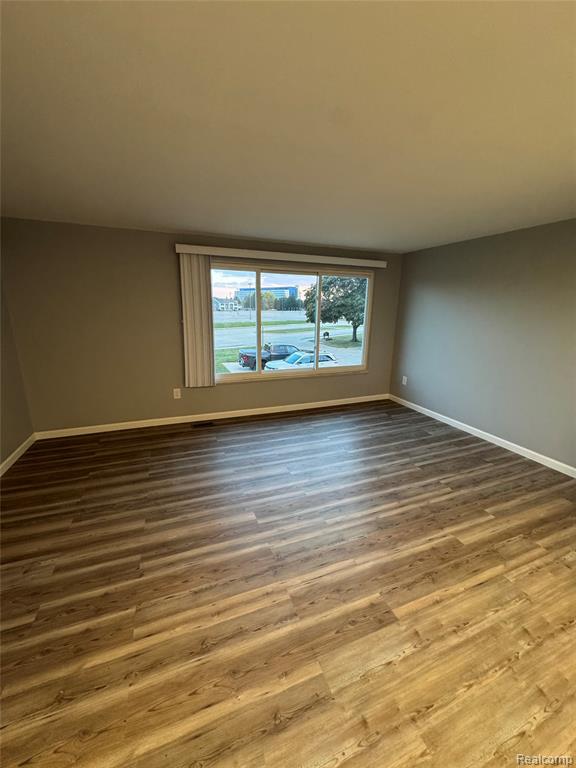 8275 Kennedy Circle, Warren, MI 48093 — Photo 9