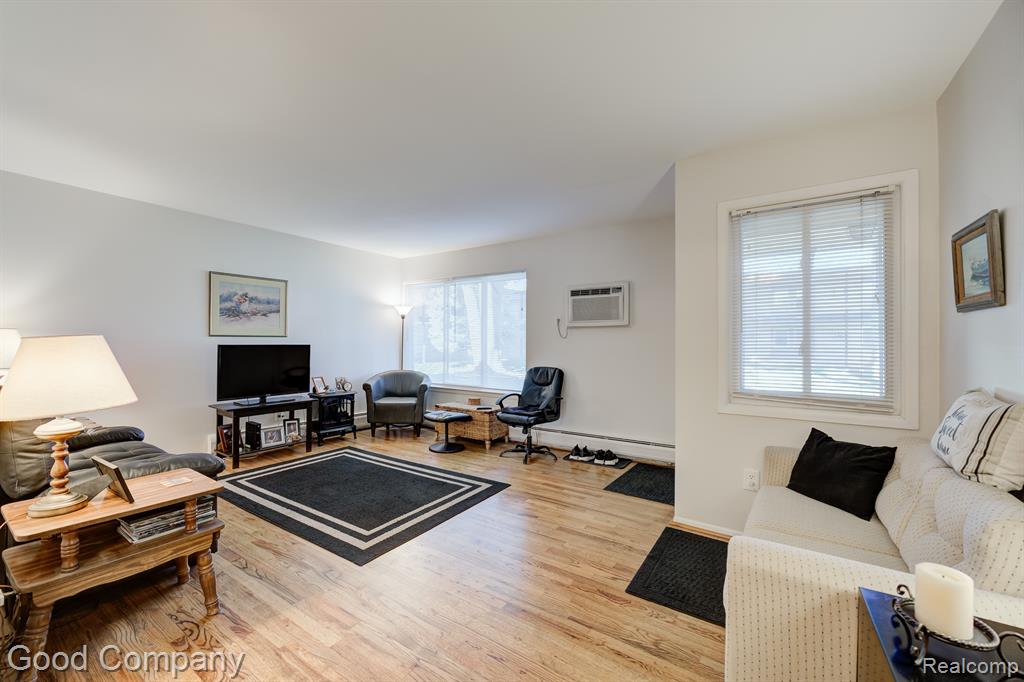 3421 HILLSIDE Drive, 4, Royal Oak, MI 48073 — Photo 4