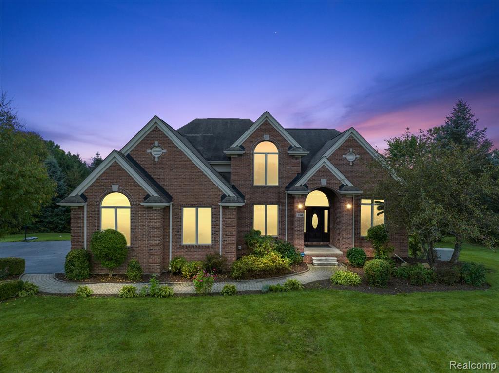 190 Sequoia Lane, Leonard, MI 48367 — Photo 2