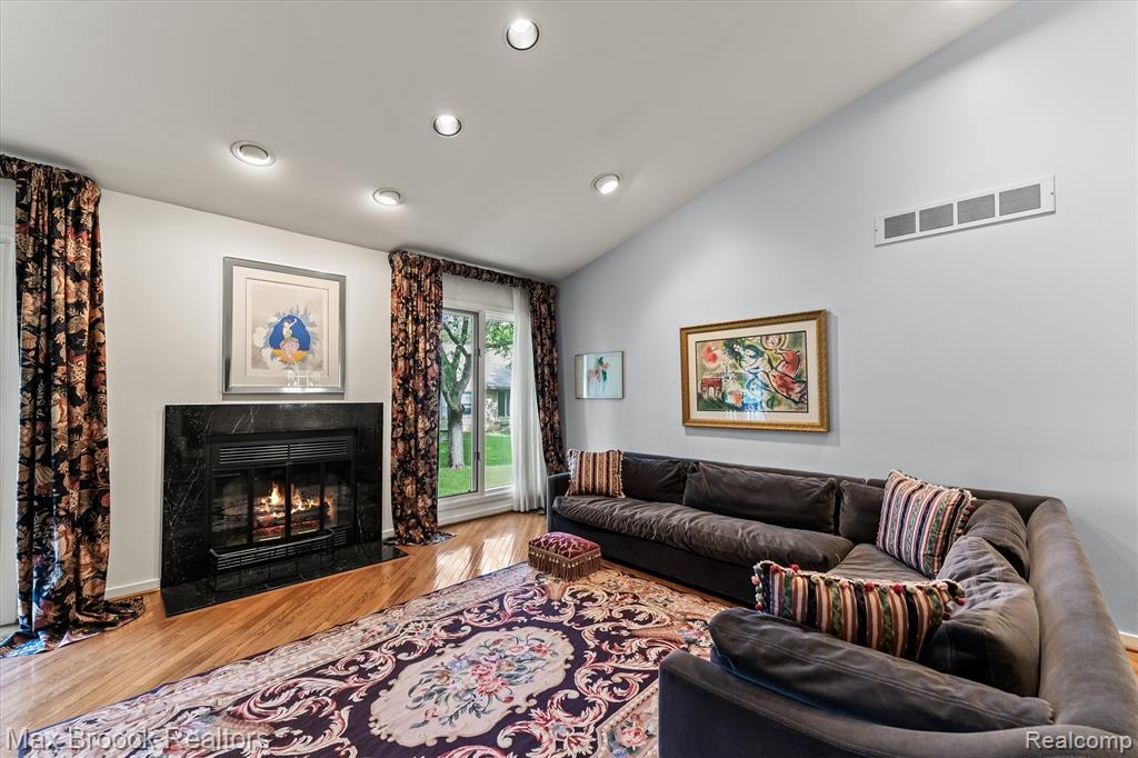 4159 Foxpointe Drive, West Bloomfield, MI 48323 — Photo 10