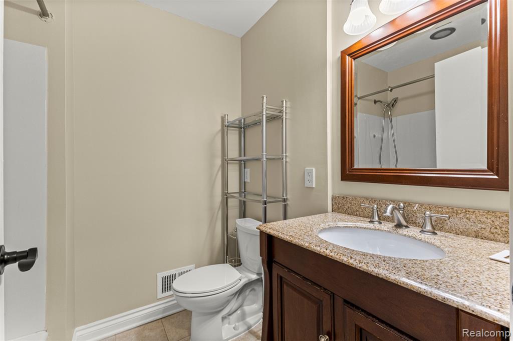 7420 COLONIAL Street, Dearborn Heights, MI 48127 — Photo 19