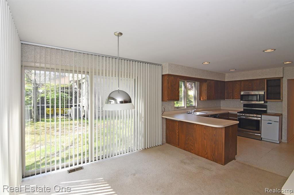 20080 Longridge Court, Northville, MI 48167 — Photo 16
