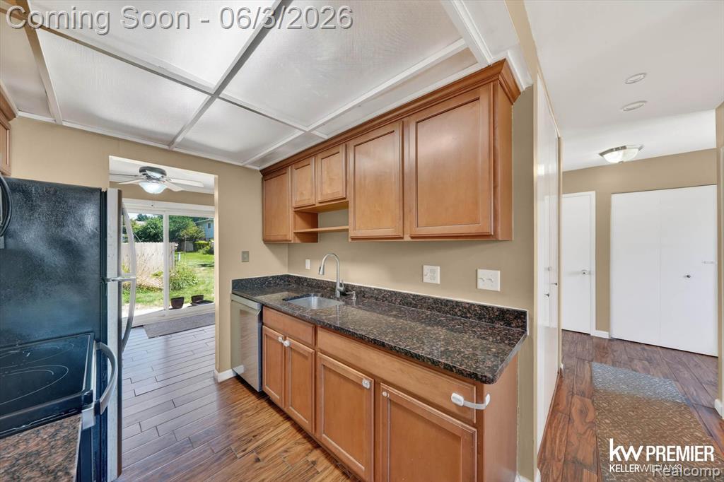955 Kirts Boulevard, Troy, MI 48084 — Photo 8