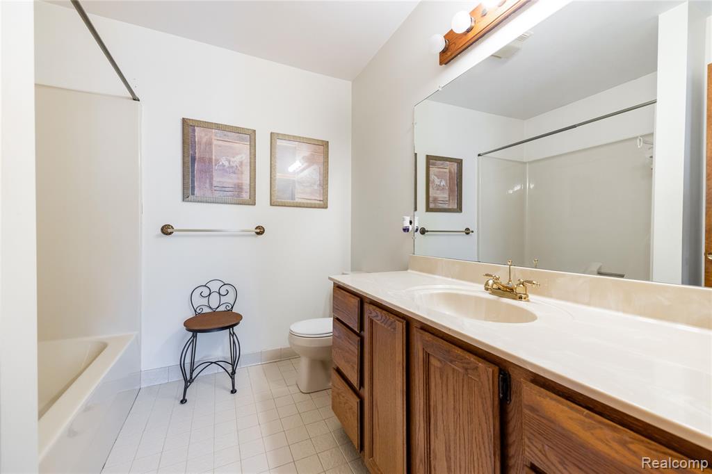 8597 Mathias Drive, 43, Grosse Ile, MI 48138 — Photo 17