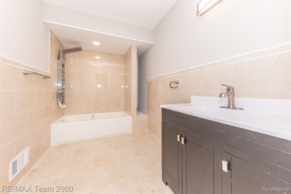17148 PON VALLEY Drive, Northville, MI 48168 — Photo 31