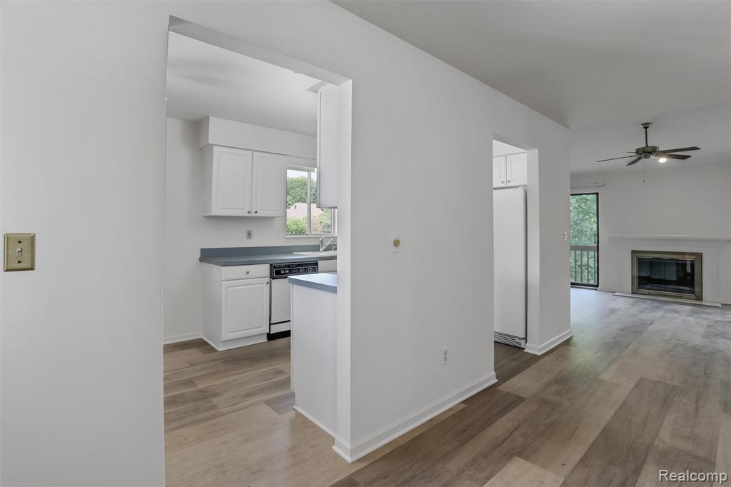 9735 Hawthorne Glen Drive, Grosse Ile, MI 48138 — Photo 4