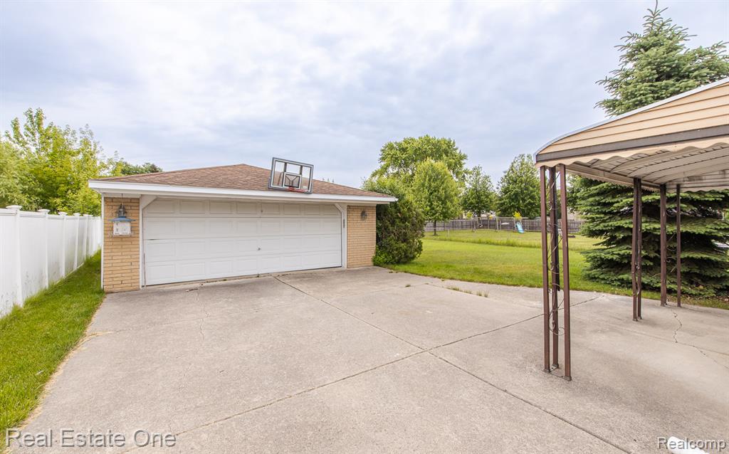 40026 Kristen Drive, Sterling Heights, MI 48310 — Photo 30