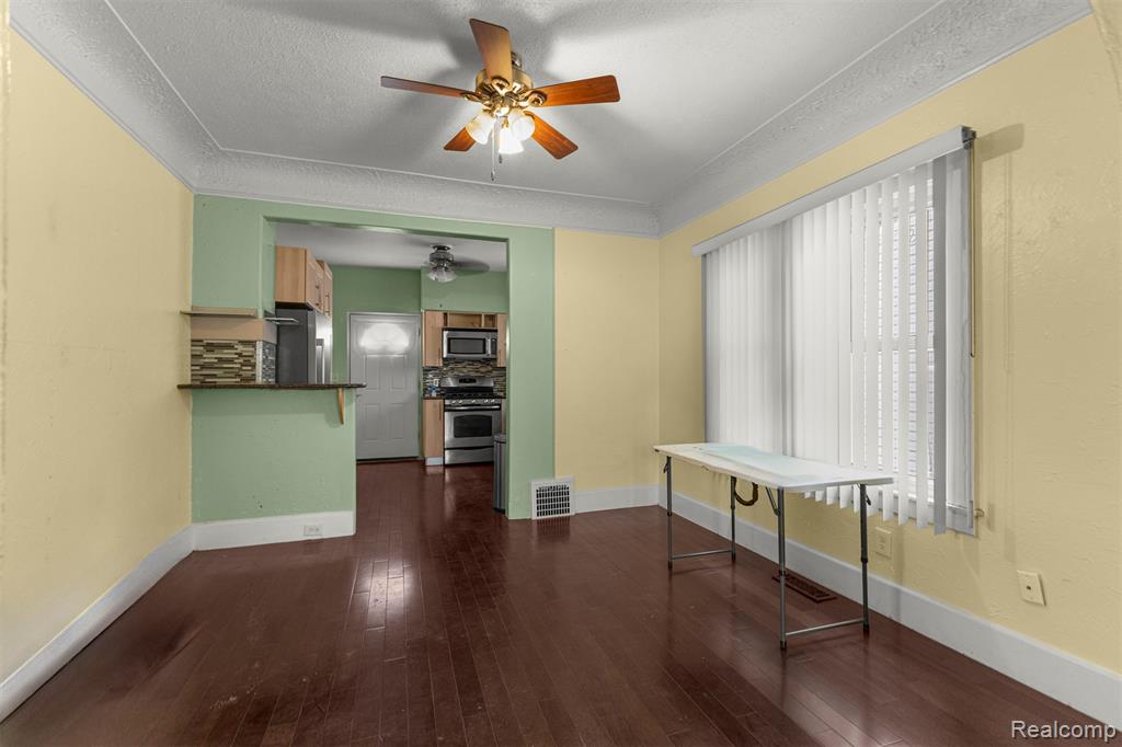 5210 Maple Street, Dearborn, MI 48126 — Photo 8