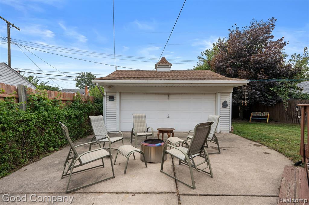 20428 Lennon Street, Harper Woods, MI 48225 — Photo 32