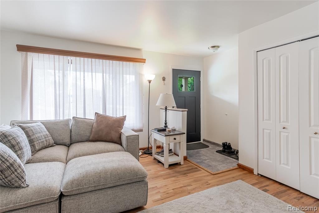 32373 Hampton Court, Fraser, MI 48026 — Photo 3