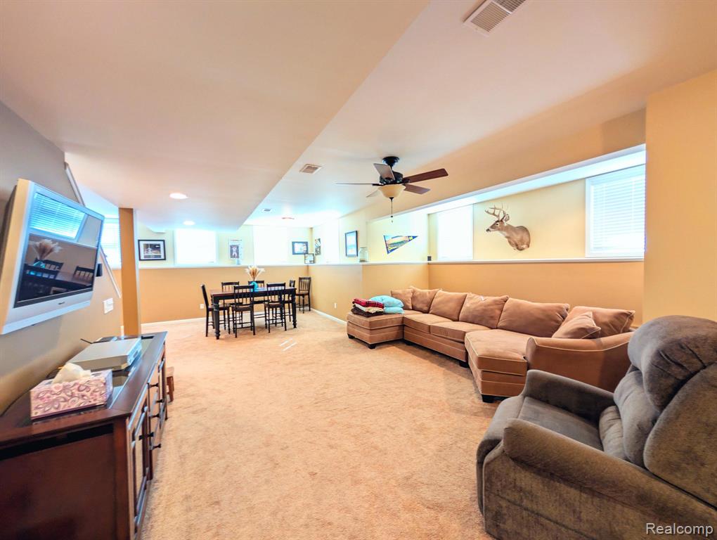 5441 Meadow Creek Court, Flint, MI 48532 — Photo 39