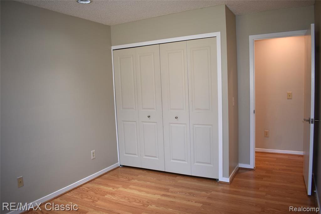 7901 Lawrence, West Bloomfield, MI — Photo 29
