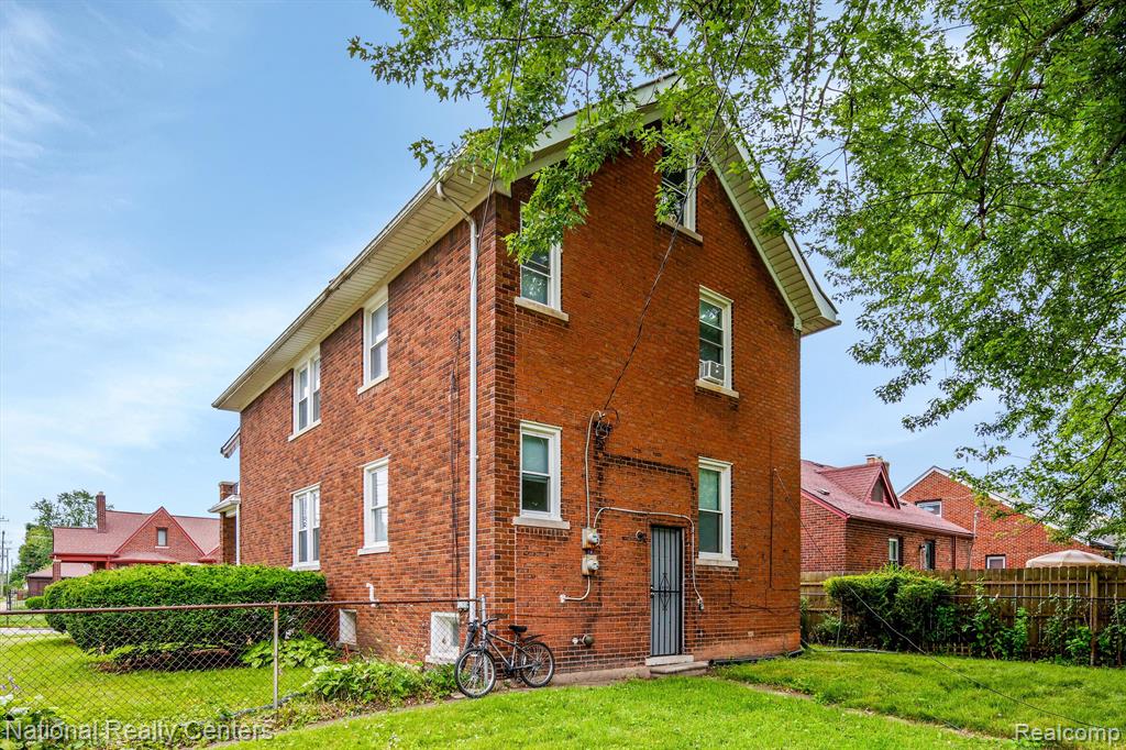 295 Eastlawn Street, Detroit, MI 48215 — Photo 19
