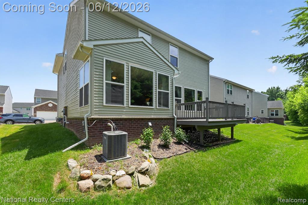 59697 TWIN PINES Drive, New Hudson, MI 48165 — Photo 41
