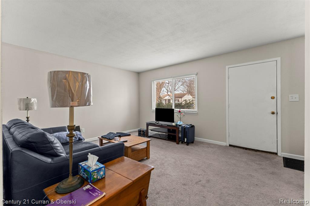 27423 Groveland Street, Madison Heights, MI 48071 — Photo 8