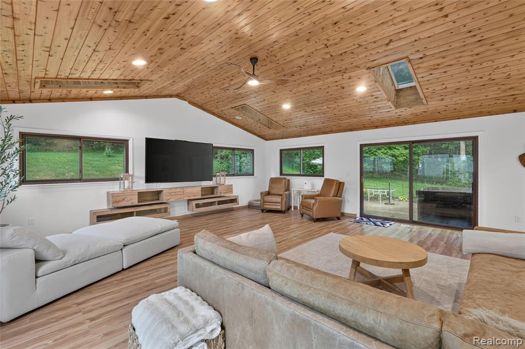 8655 Joey Drive, Pinckney, MI 48169 — Photo 14