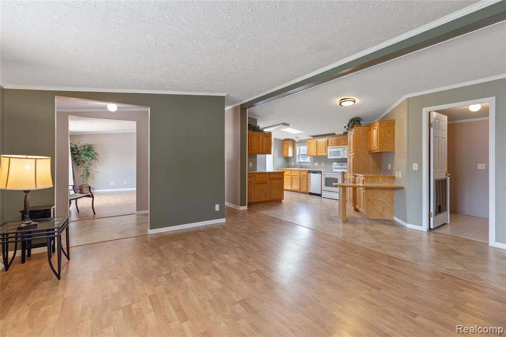 4472 Wynnwood Drive, Howell, MI 48843 — Photo 6