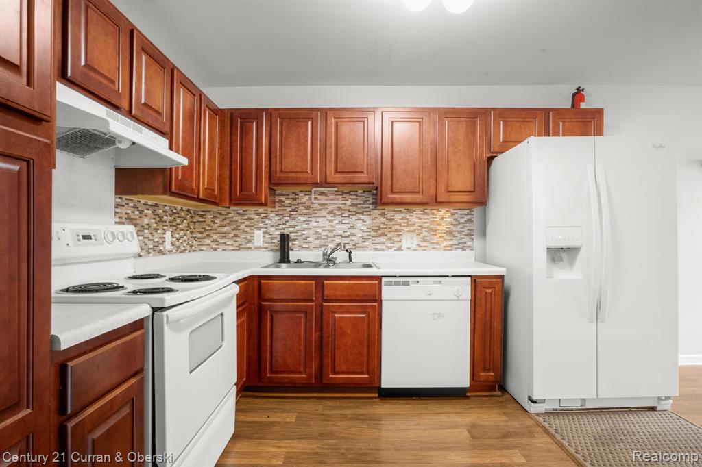 16201 TERRACE VILLAGE Drive, Taylor, MI 48180 — Photo 14