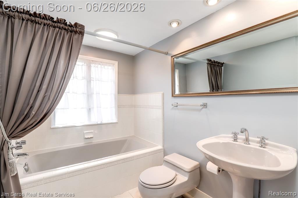 764 Harcourt Road, Grosse Pointe Park, MI 48230 — Photo 35