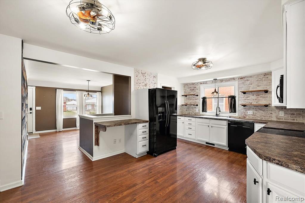 9364 Colorado Street, Livonia, MI 48150 — Photo 16