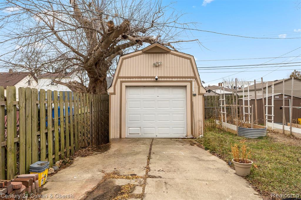 1827 Cleophus Pkwy, Lincoln Park, MI 48146 — Photo 19