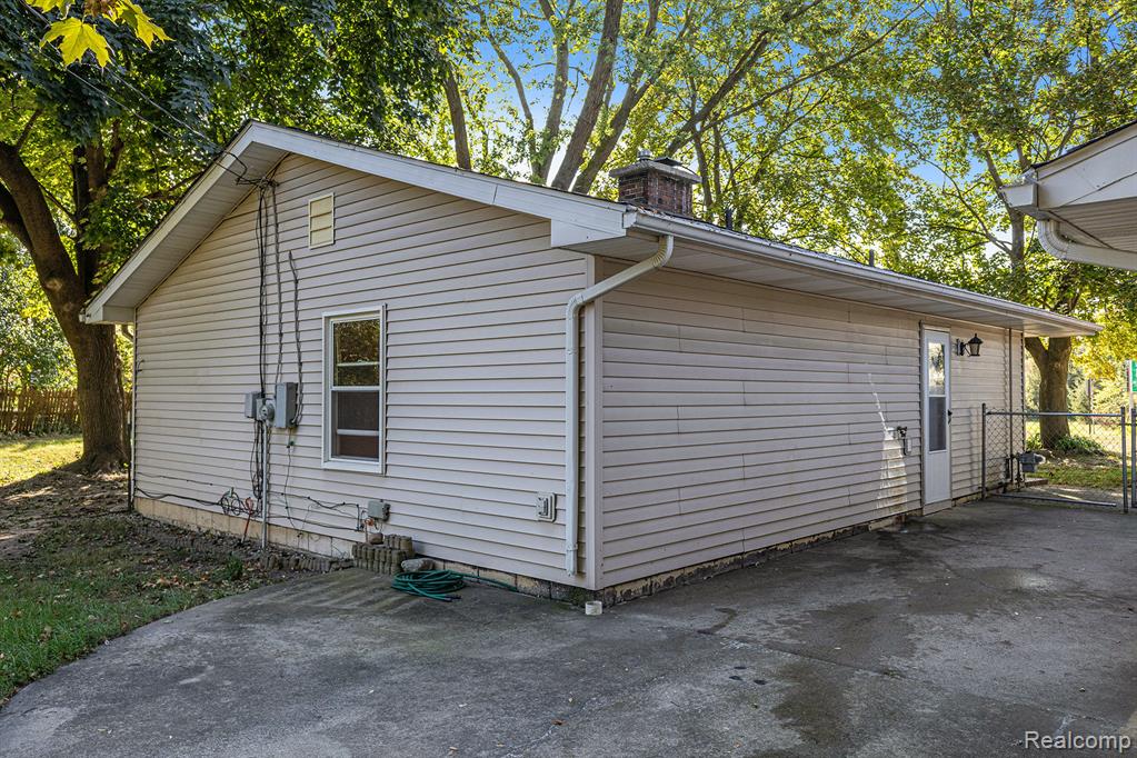320 Barker Road, Whitmore Lake, MI 48189 — Photo 21